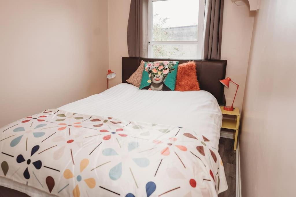 Trish's Townhouse For Eats-arts-drinks-parks! * Belfast